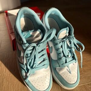 Nike Women's Sneakers in White and Light Blue